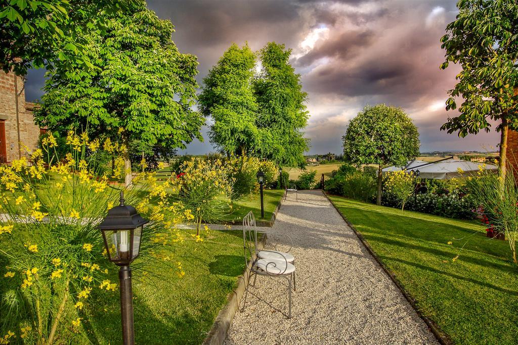 Hotel Borgo Tre Rose Valiano Zewnętrze zdjęcie