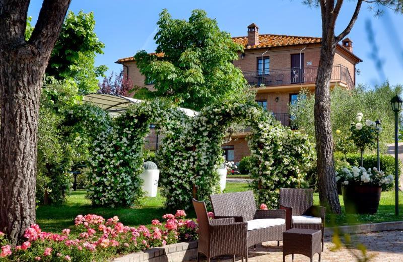 Hotel Borgo Tre Rose Valiano Zewnętrze zdjęcie